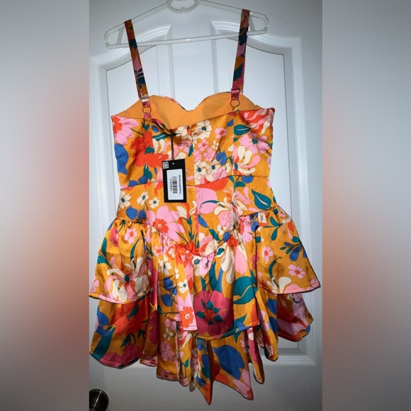 NWT Hello Molly Orange floral romper size large - Picture 5 of 6